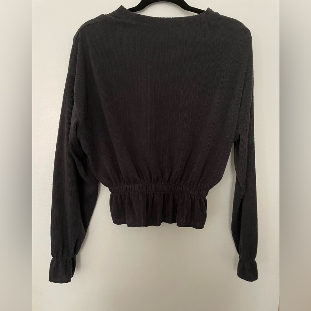 Zara black ribbed light sweater with cinched waisted